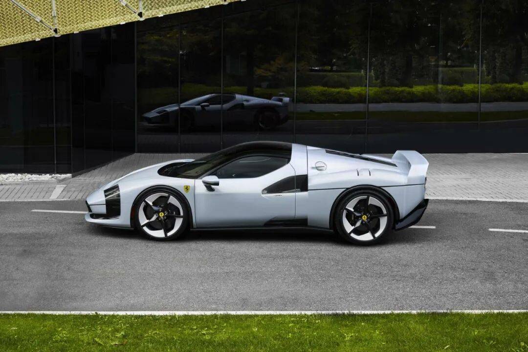 法拉利SC40亮相致敬经典！(图9)