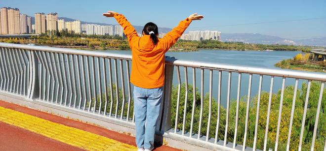 硬核七防面料征战户外果然是始祖鸟最强平替！GaKior户外冲锋衣(图1)