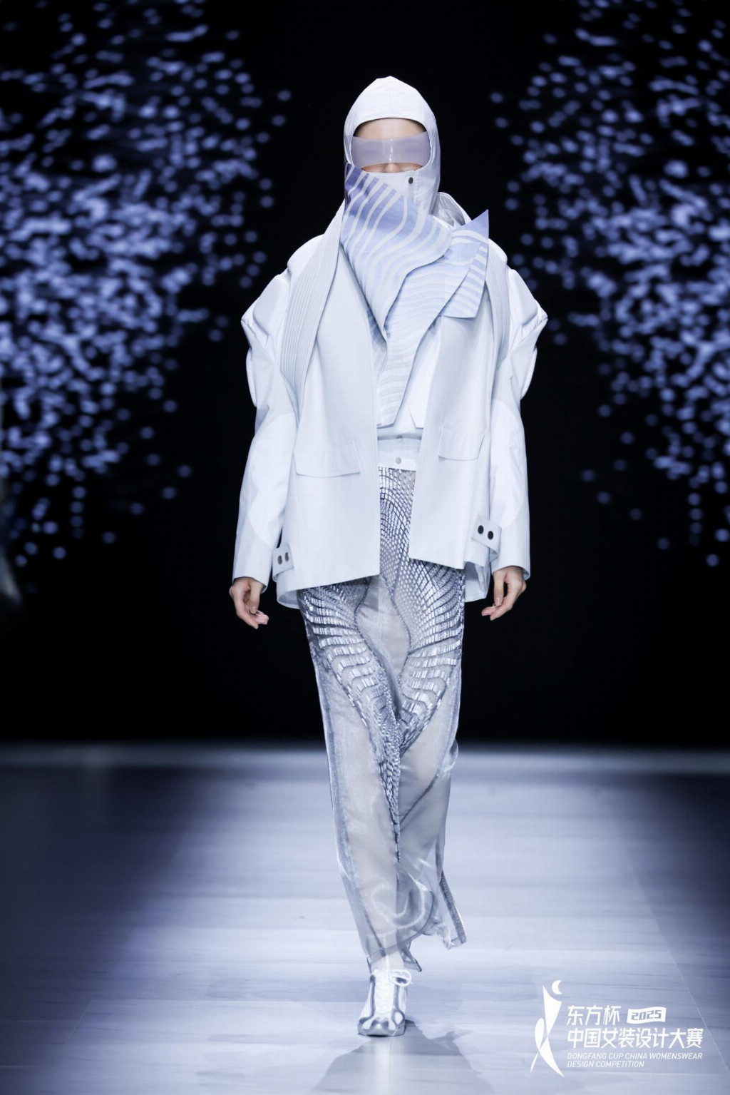 演绎户外运动新风尚东方杯•2025中国女装设计大赛获奖作品展示(图5)