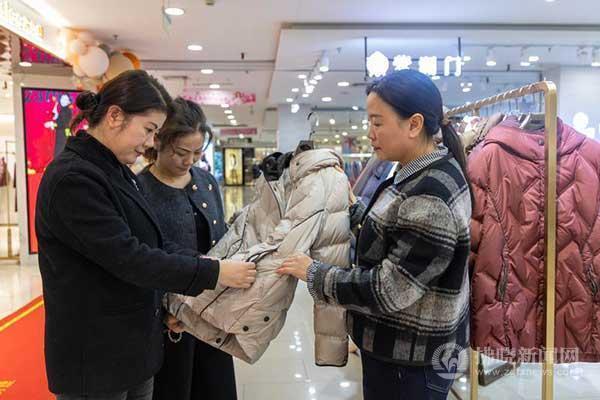 冬装市场暖意浓(图1)