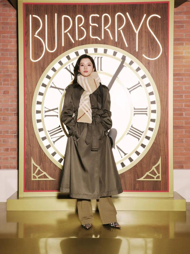 冬日穿搭不止纯色！(图8)