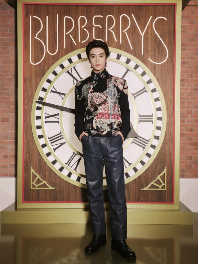 冬日穿搭不止纯色！(图13)