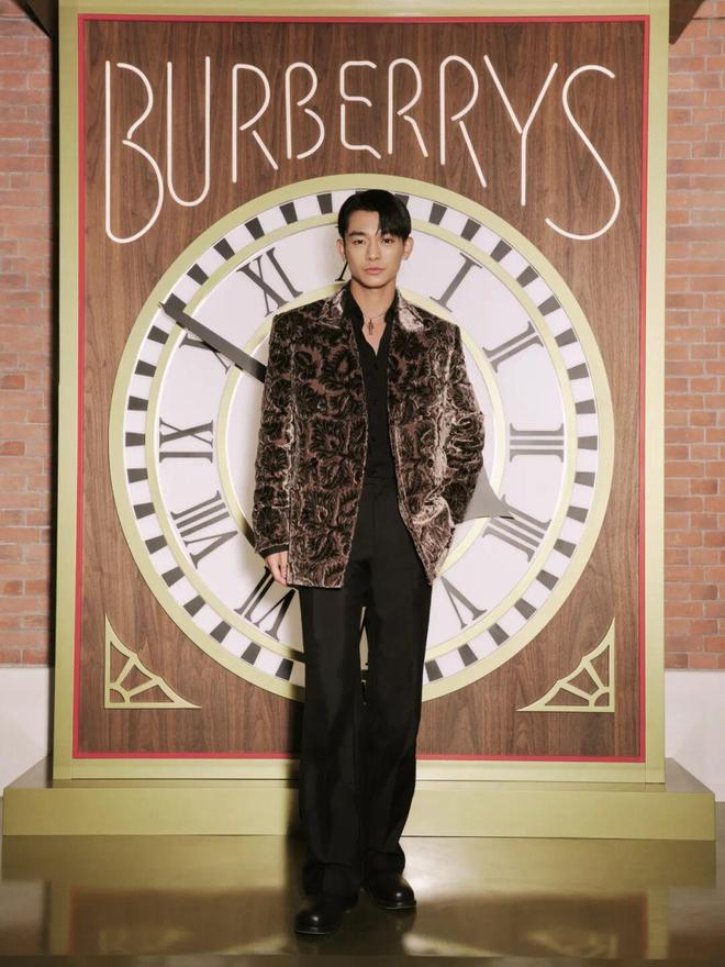 冬日穿搭不止纯色！(图14)