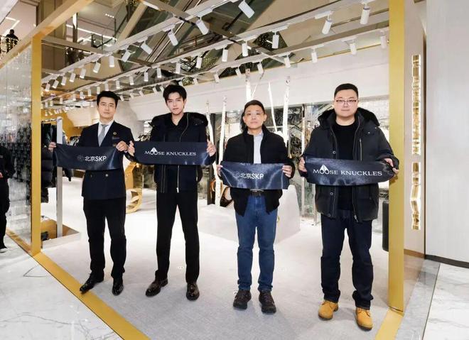 冬日穿搭不止纯色！(图19)