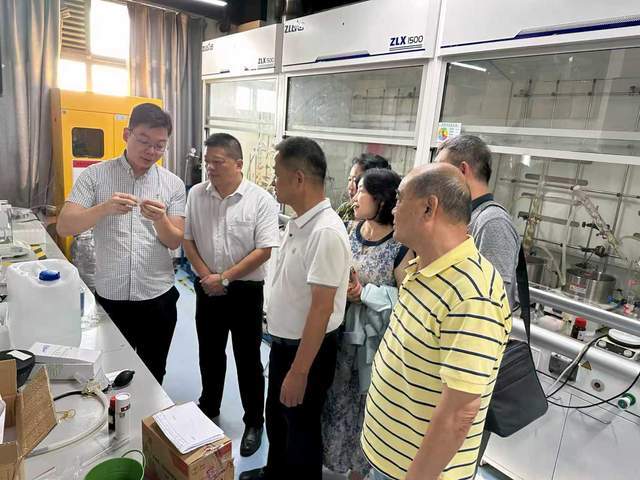 苏州吴江盛泽镇：织密服务企业“一张网”(图1)