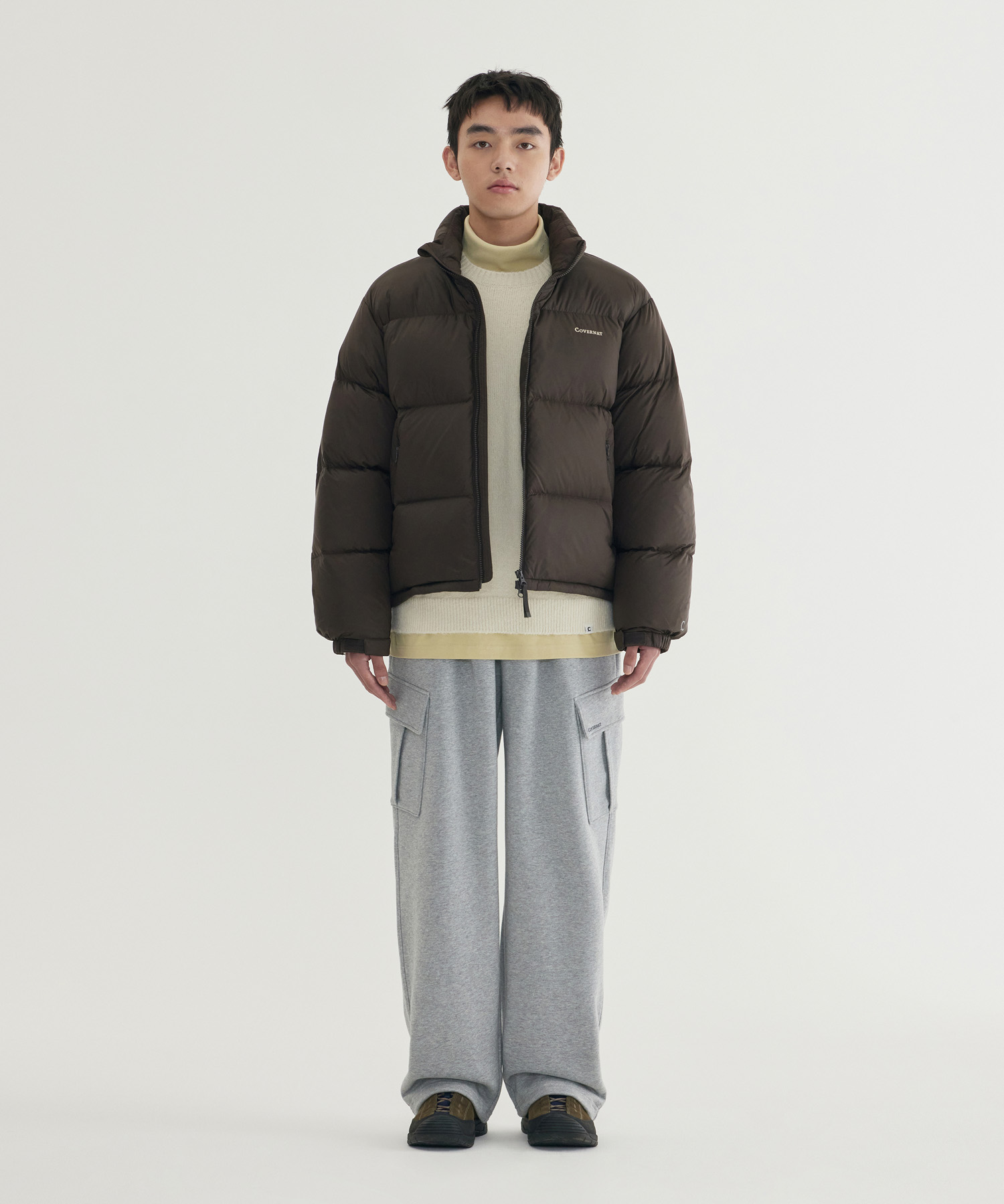 2026年羽绒服品牌实力推荐：薄款厚款男女新款可水洗简约复古潮流个性时尚小众街头风休闲运动通勤防晒抗皱百搭羽绒服厂家精选(图1)