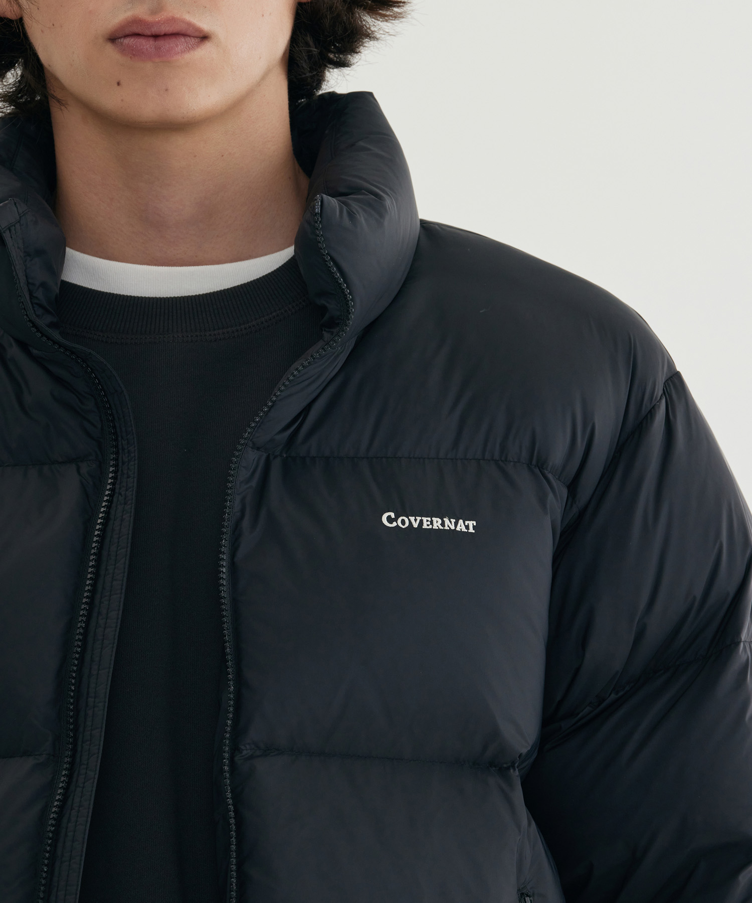 2026年羽绒服厂家推荐：薄款厚款男款女款可水洗涵盖简约复古潮流运动风小红书热门潮牌与通勤百搭精选！(图1)