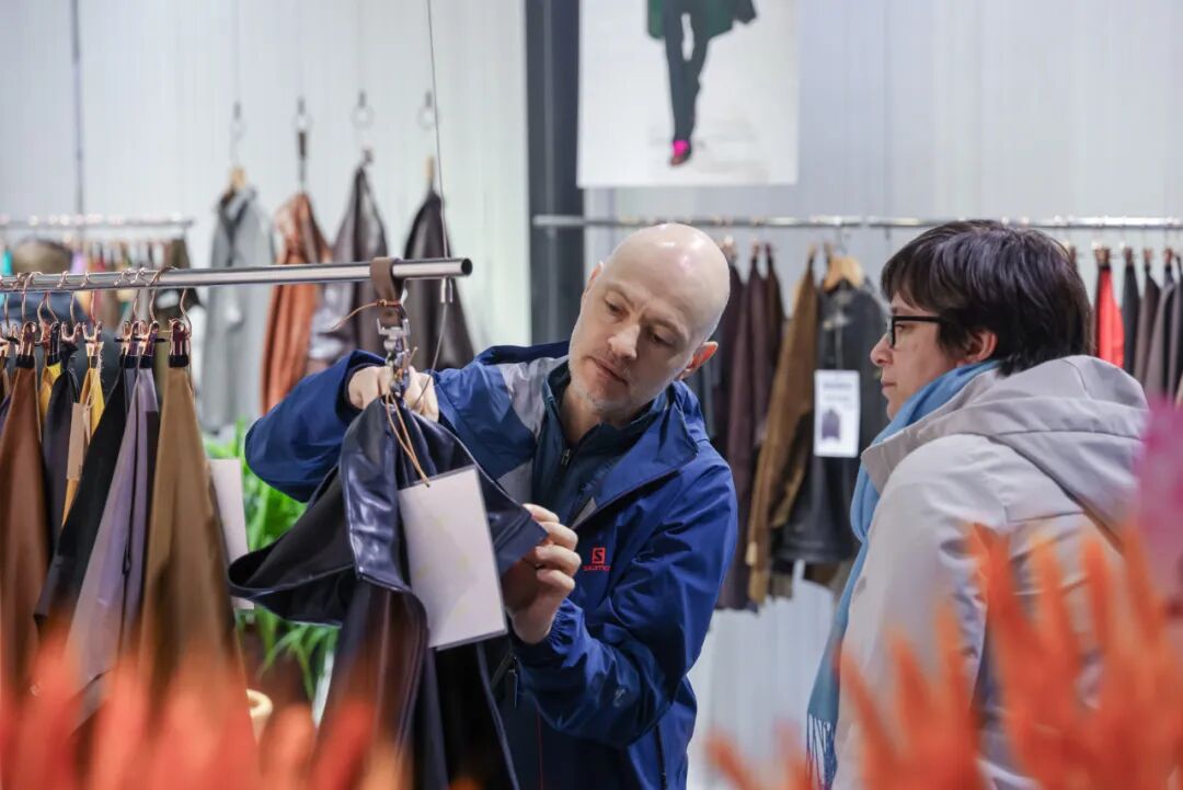 【潮有引力·万象启新】2026海宁中国国际皮革毛皮时装面辅料展盛大开幕(图6)