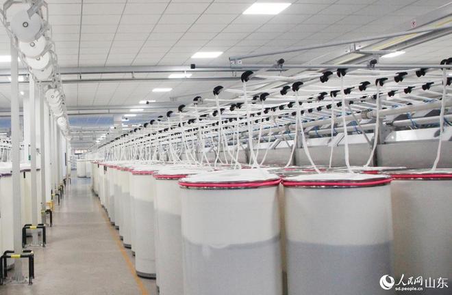 机器人接线落纱智慧纺纱生产忙(图2)