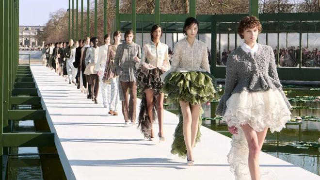 巴黎时装周你真的把我养得很好(图2)